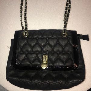 Betsey johnson quilted heart bag w/ gold chain